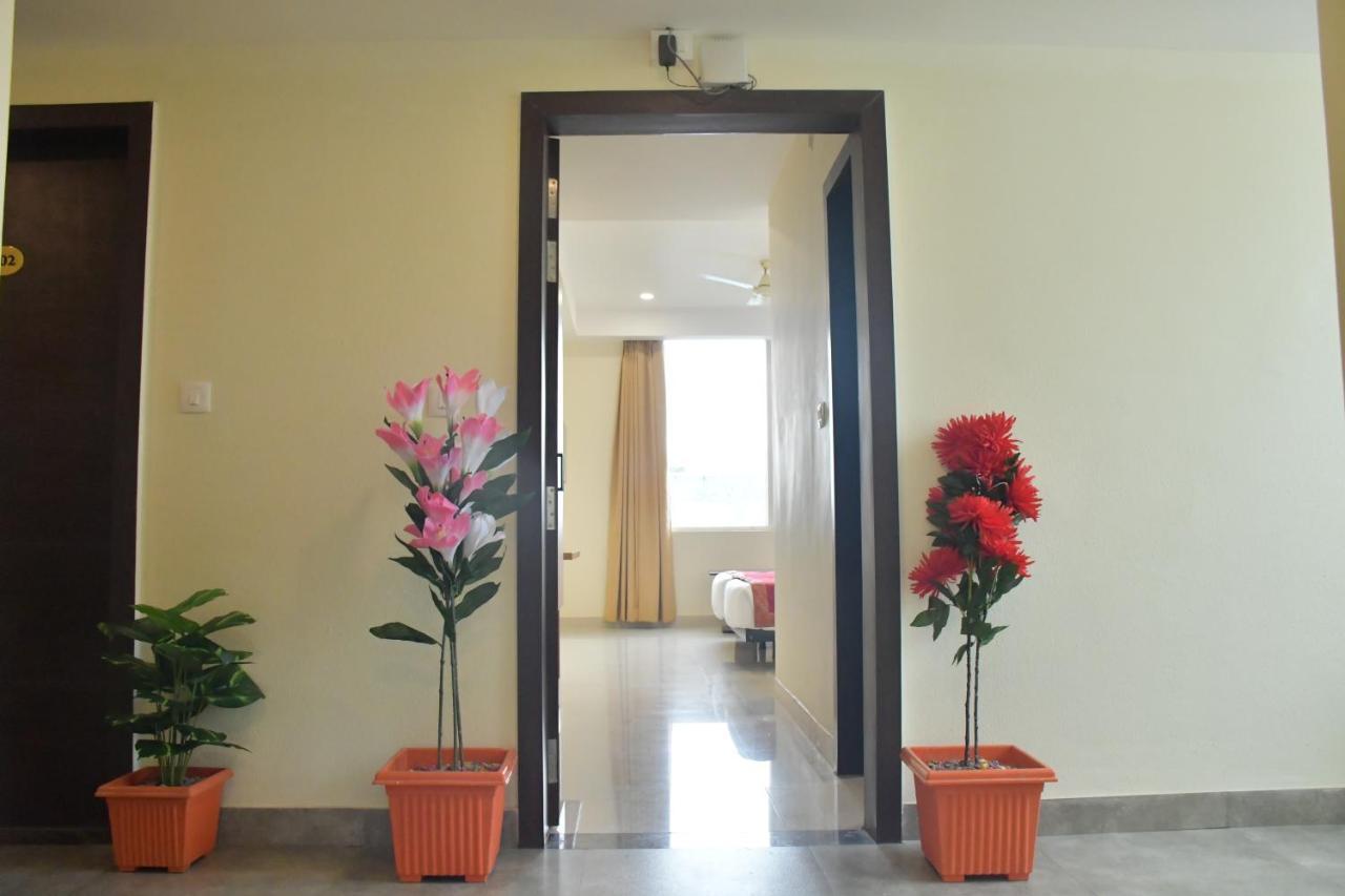 Hotel Yatharth Inn Варанасі Екстер'єр фото