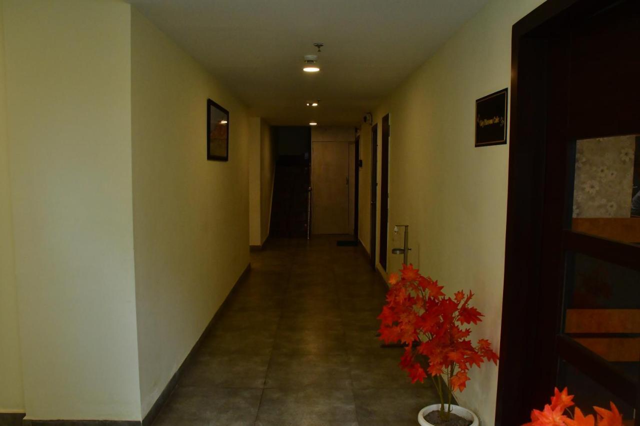 Hotel Yatharth Inn Варанасі Екстер'єр фото