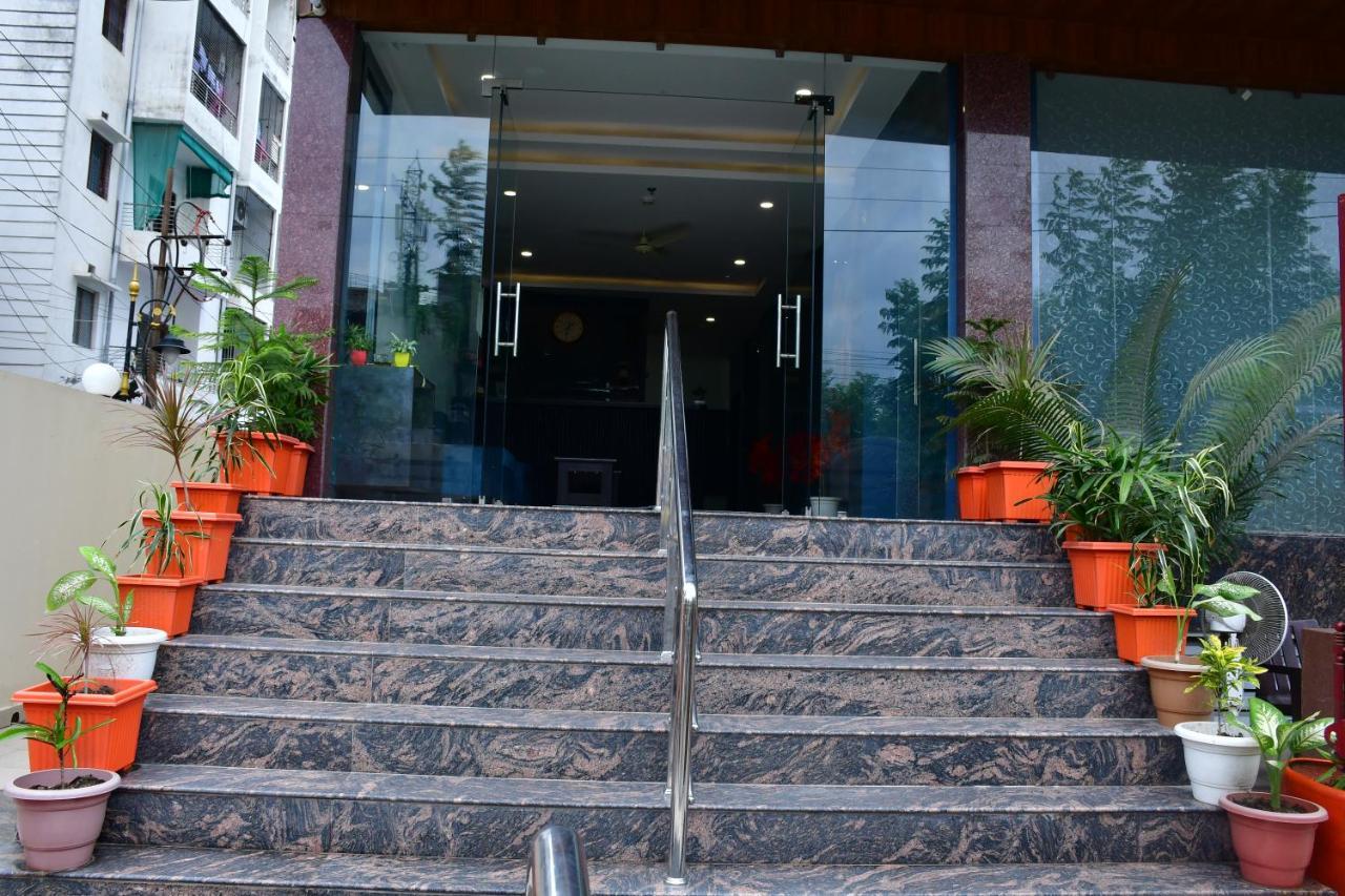 Hotel Yatharth Inn Варанасі Екстер'єр фото