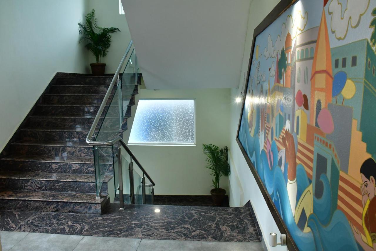 Hotel Yatharth Inn Варанасі Екстер'єр фото