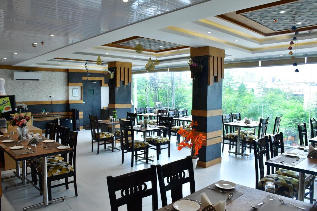 Hotel Yatharth Inn Варанасі Екстер'єр фото